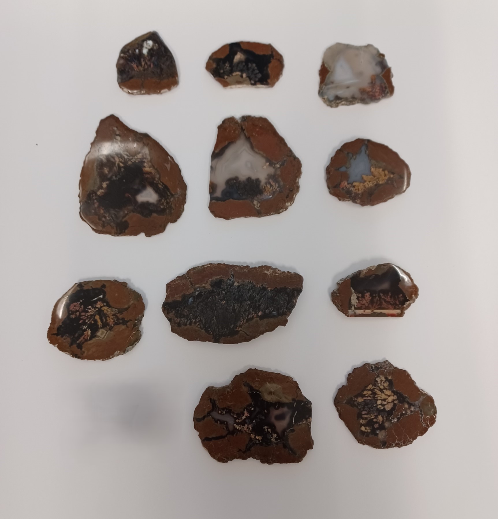 Slices of agate