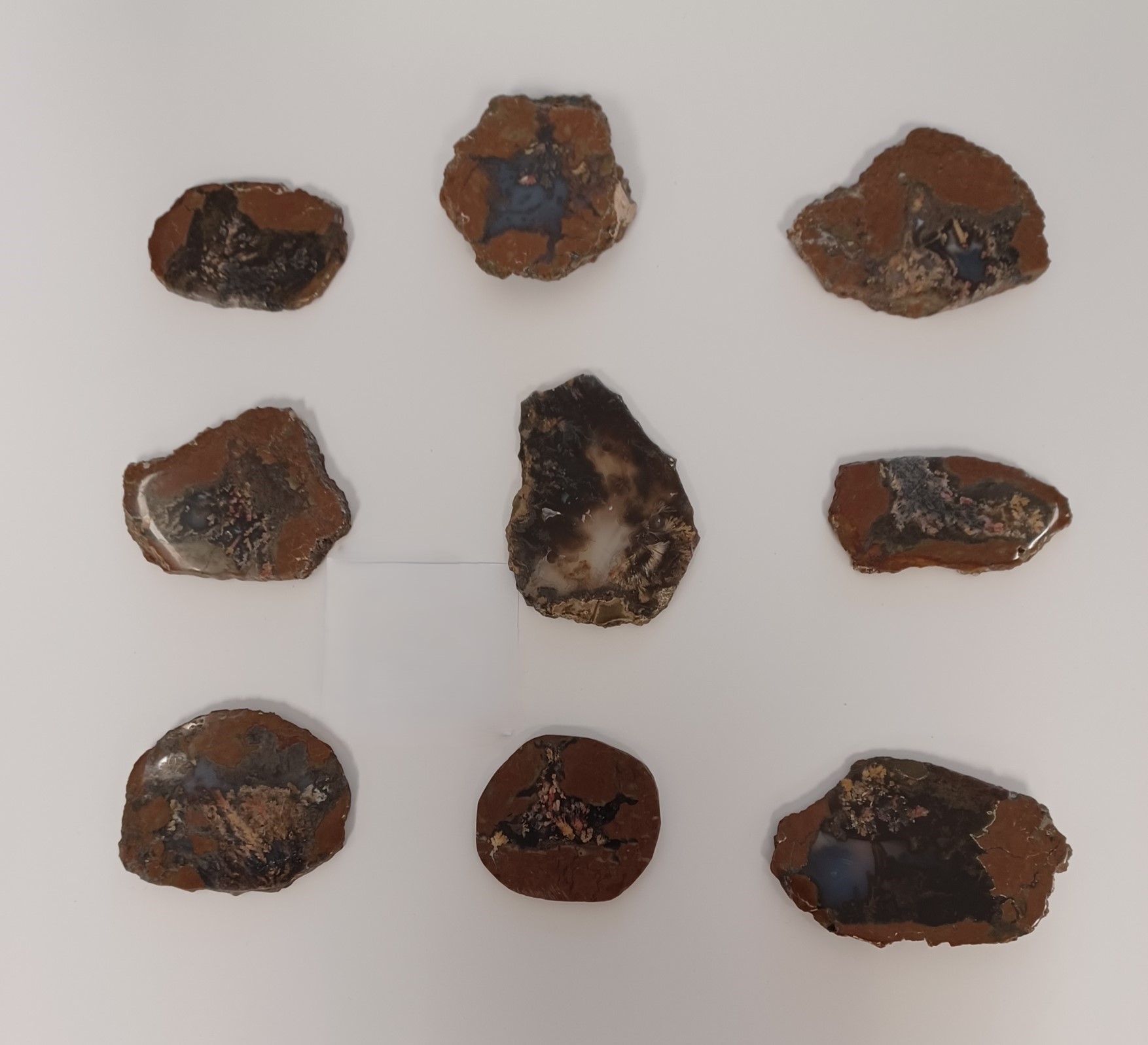 Slices of agate