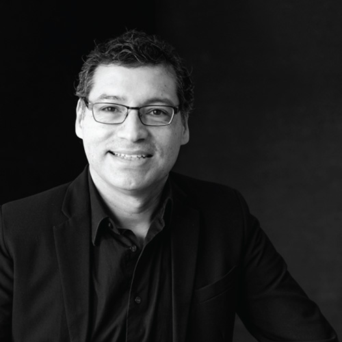 Dr. Freddy Vilches