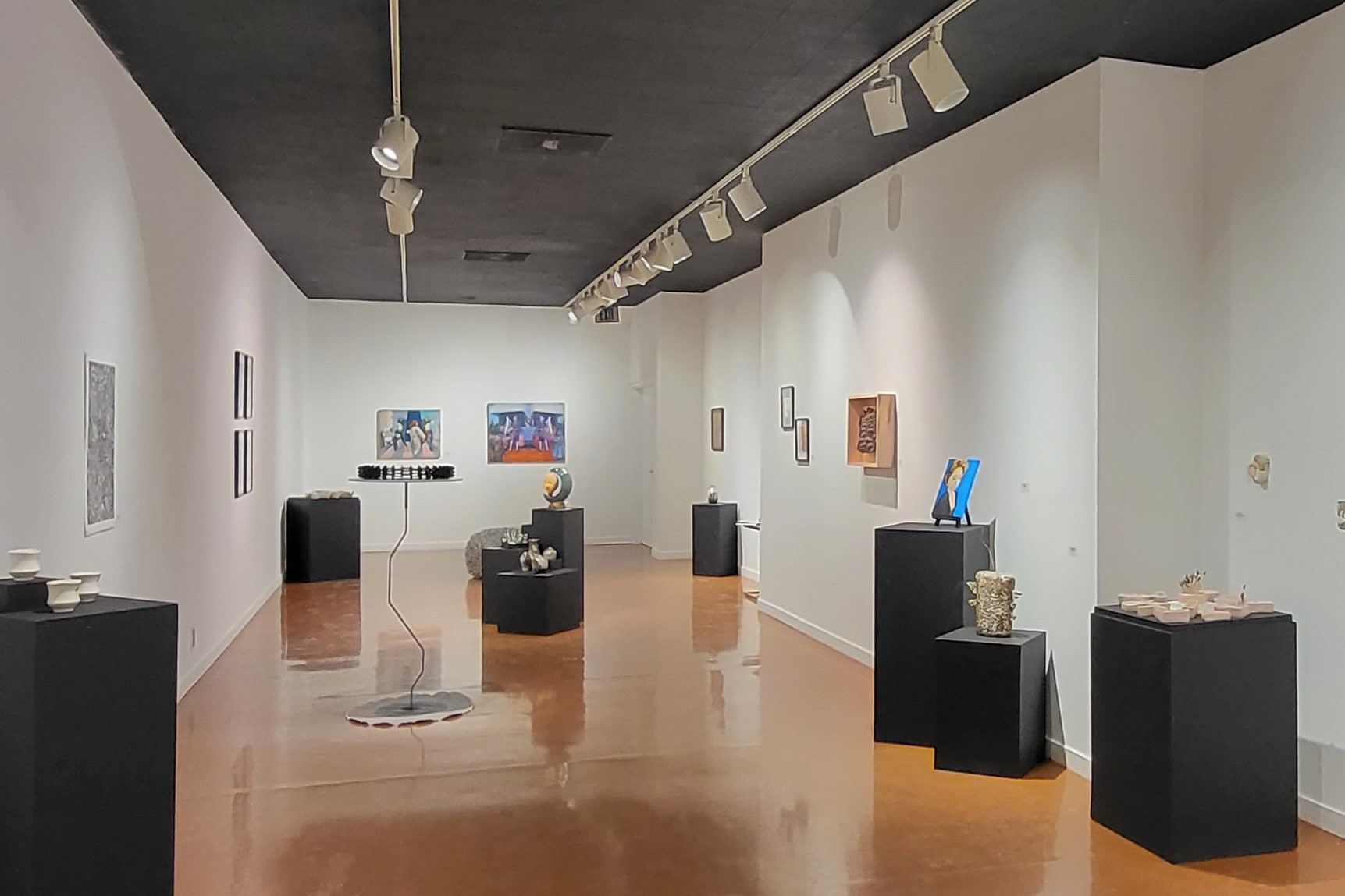 Pinckney Gallery Pinckney Gallery in Pence Hall on the Central Oregon Community College in Bend, Oregon.